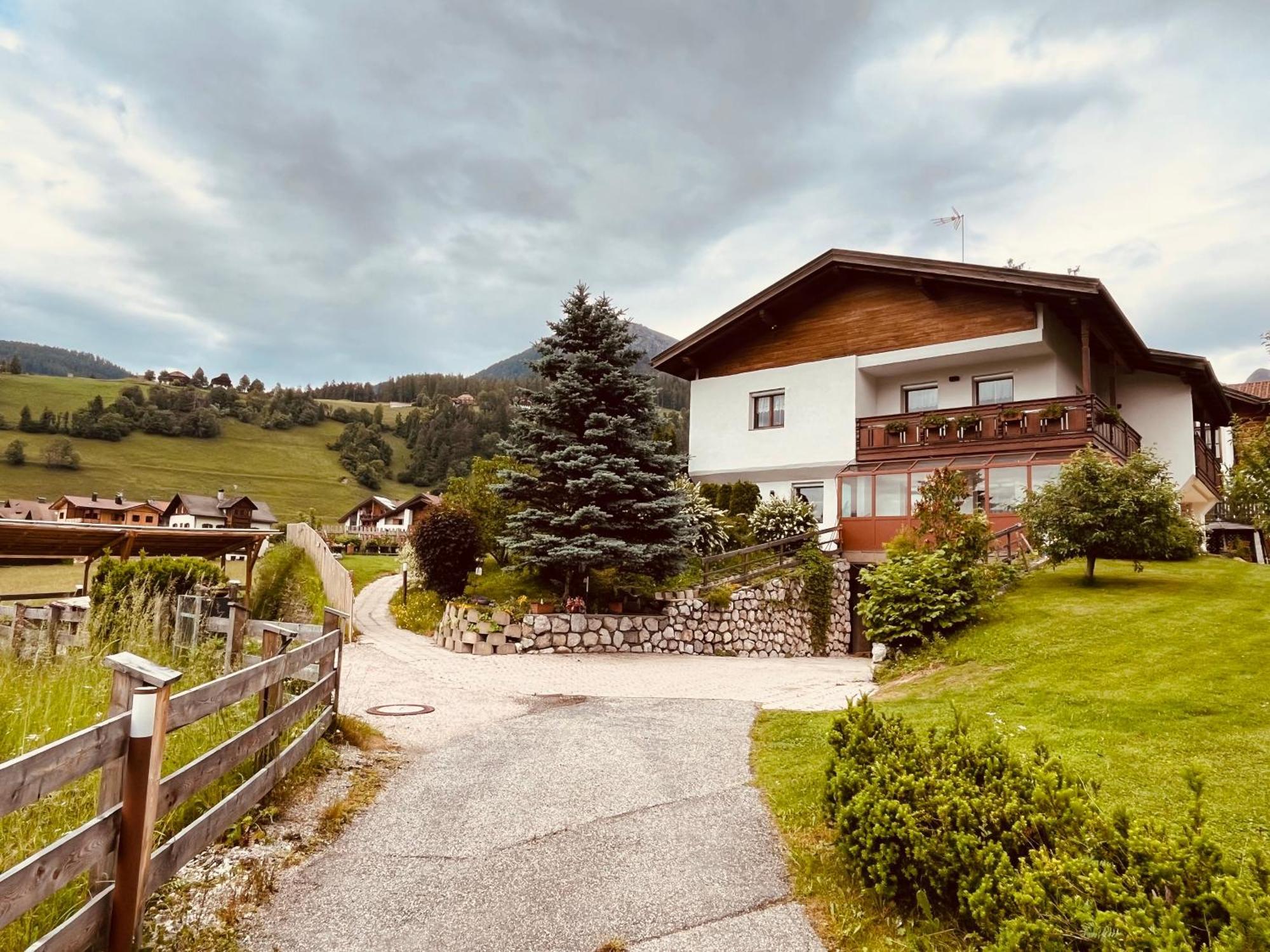 Ciasa Fam Comploi Apartment San Vigilio Di Marebbe Luaran gambar